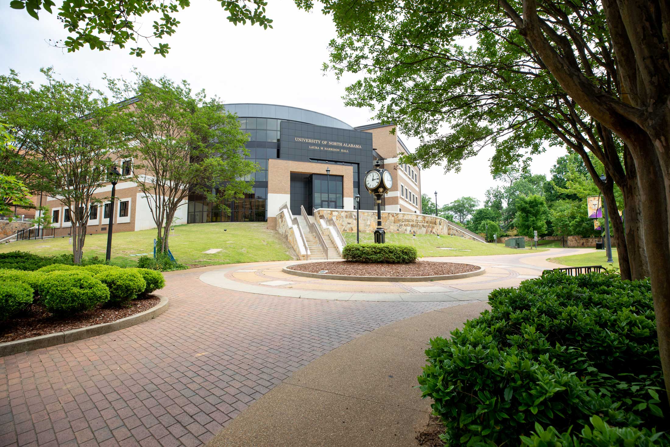 Healthcare Heroes Plaza at the University of North Alabama is designed to honor UNA alumni and friends in healthcare and healthcare-related fields.