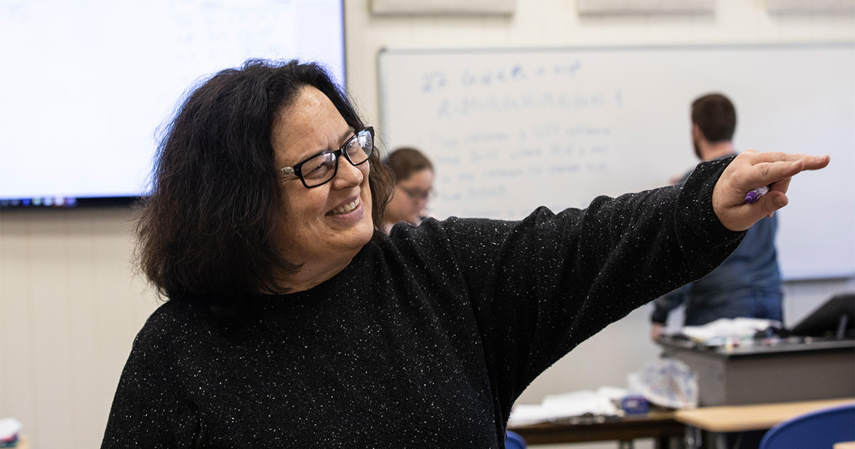 Dr. Cindy Stenger, Professor of Mathematics, leads students in class.