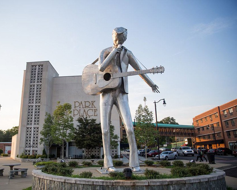 Rock and Roller Statue in sheffield alabama